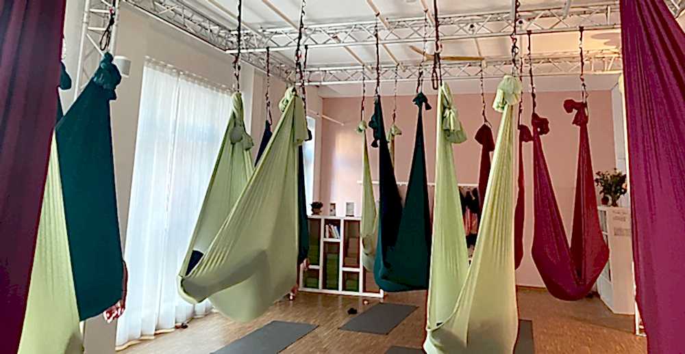 YOGA-IM-TUCH-STUDIO yoga im Tuch, aerial yoga, antigravity yoga