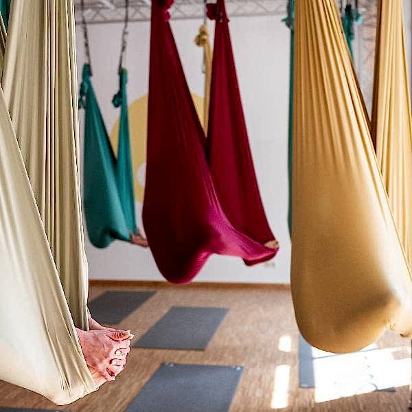 aerial-yoga-fuer-kinder (3) aerial-yoga-fuer-kinder (